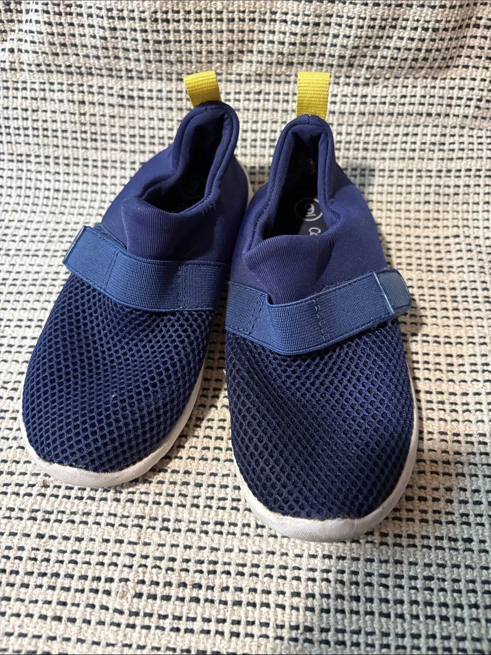 Cat & Jack Navy Mesh Slip-On Water Shoes with Yellow Heel Tabs size 9 Boys